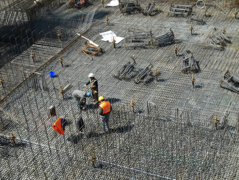5 Reasons Why You Must Hire a Professional Scaffolding Service for Your Construction Project