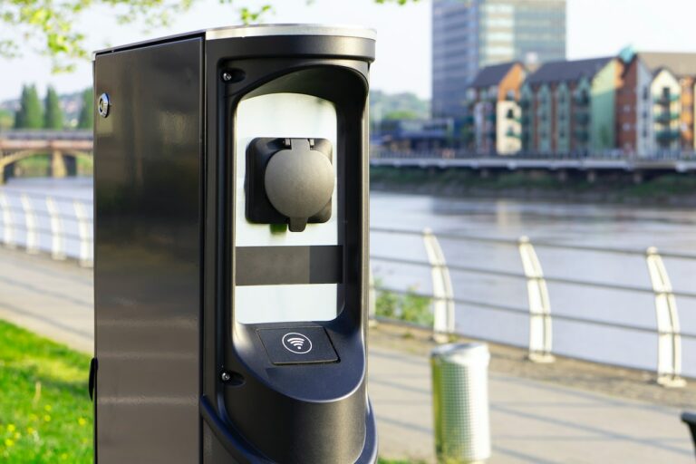 Commercial Electric Vehicle Charger: All That You Need to Know